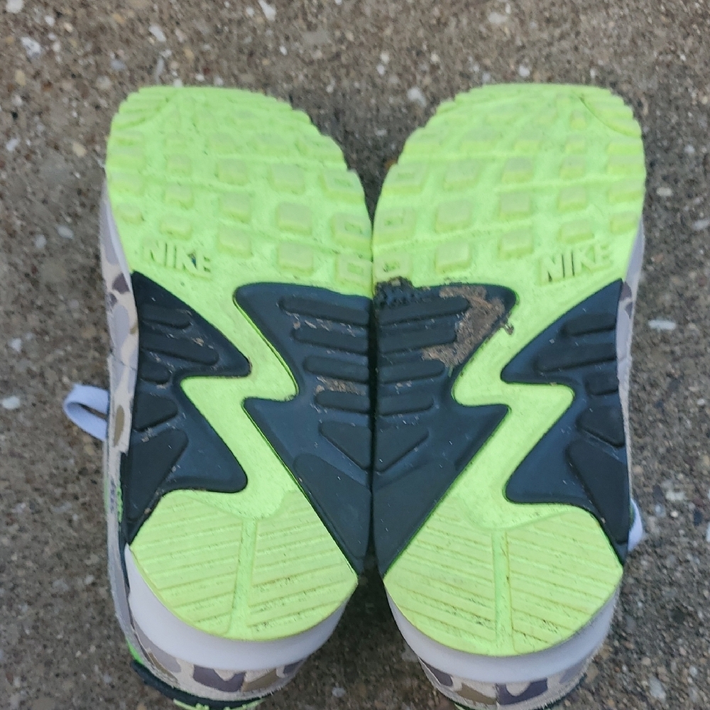 Nike Air Max 90 Volt Green Duck Camo Youth 4 Classic Sneakers CW4039-300 - Picture 6 of 8